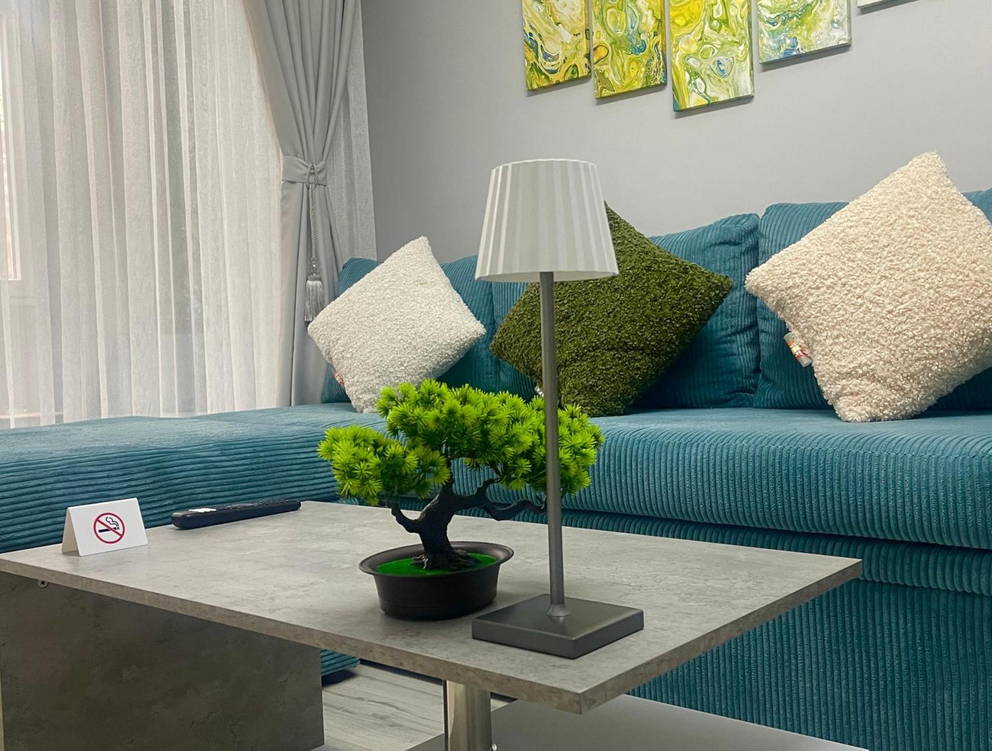 Elenartlux - Baby Cot - Pets Allowed - Free Parking & Fast Wi-fi Apartment Plovdiv