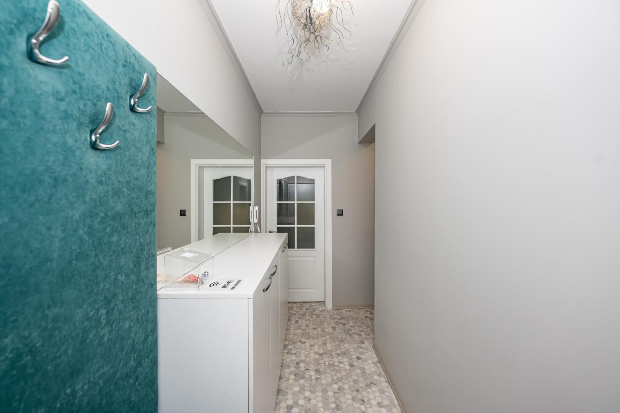 Apartment Elenartlux - Baby Cot - Pets Allowed - Free Parking & Fast Wi-fi