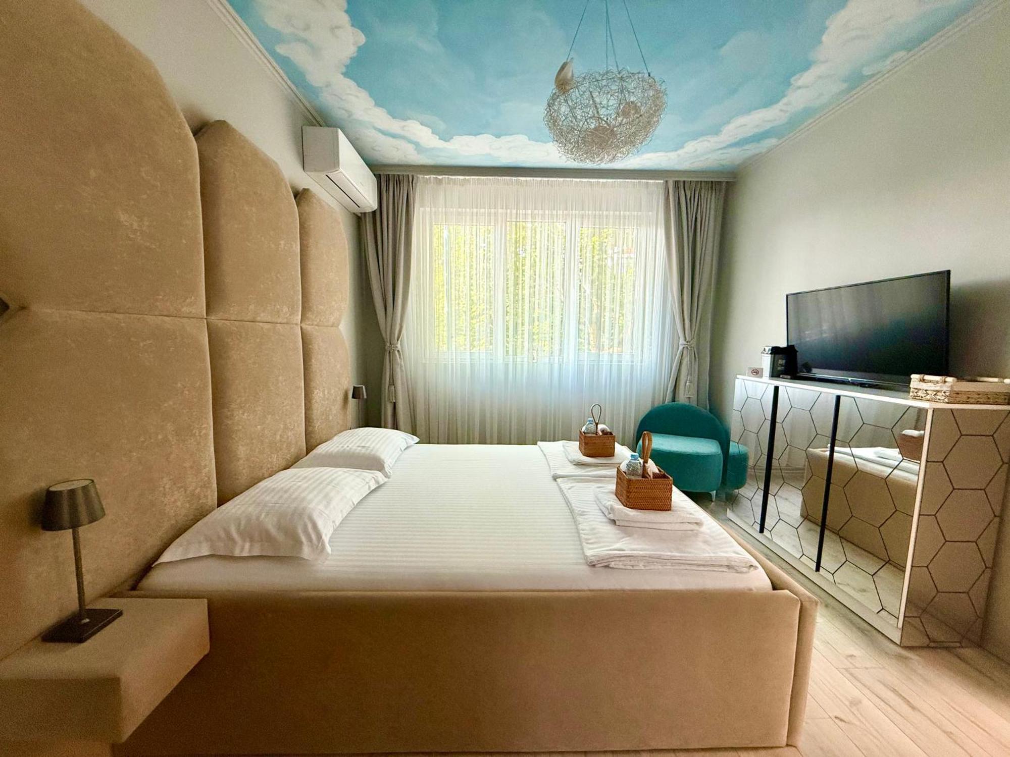 Elenartlux - Baby Cot - Pets Allowed - Free Parking & Fast Wi-fi * Plovdiv